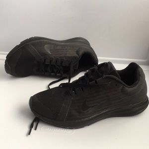 Nike downshifter8 knitted athletic sneakers